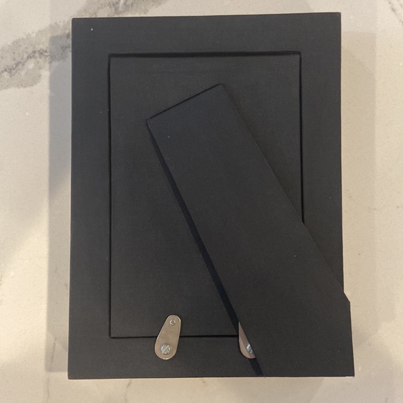 Photo Frame Tan Leather English Book Titles 5 x 7” - Picture 2 of 2